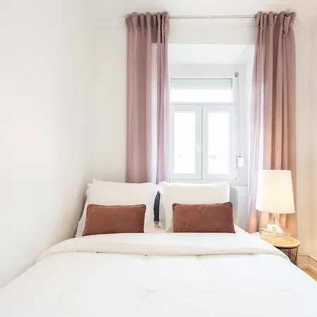 The Lotus - Alcantara